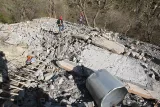 Restos de una casa en el pueblo de Sarkan