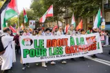 « Le droit à la vie pour les Gazaouis » peut-on lire sur la bannière des Blouses Blanches pour Gaza, un collectif de Soignants Solidaires avec la population Palestinienne et ses soignants.